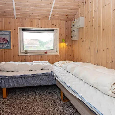 8 Person In Oksbol-by Traum *